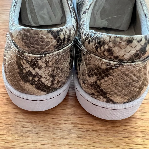 Clarks Pawley Bliss Sneaker in Taupe Snake - Picture 5 of 5